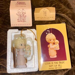 Vintage 1987 Precious Moments “Love is the‎ Best Gift of All”Christmas Ornament
